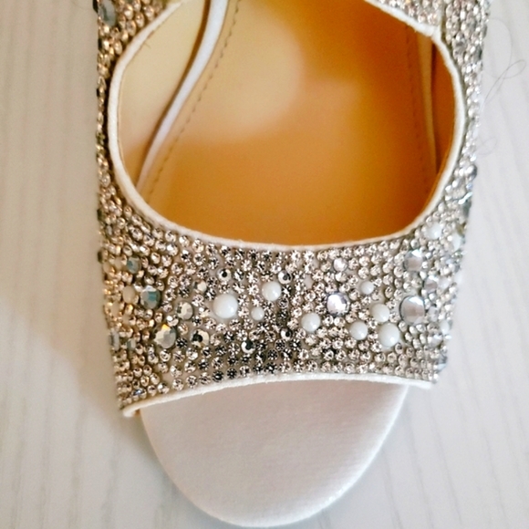 Betsey Johnson Sage heels NIB - Picture 10 of 11